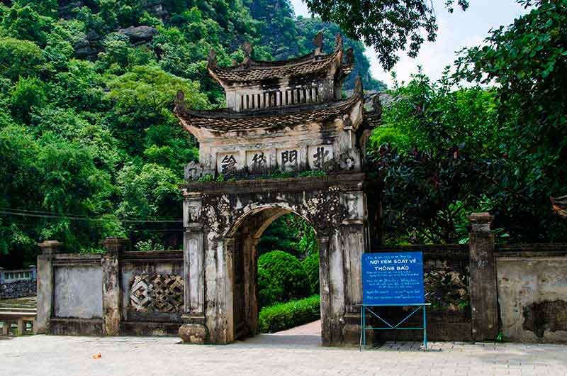 400 - Vietnam - Hoa Lu
